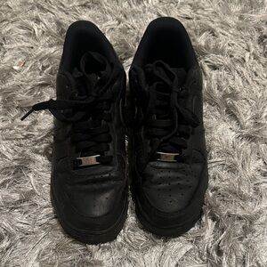 Sleek Black Men's Sneakers